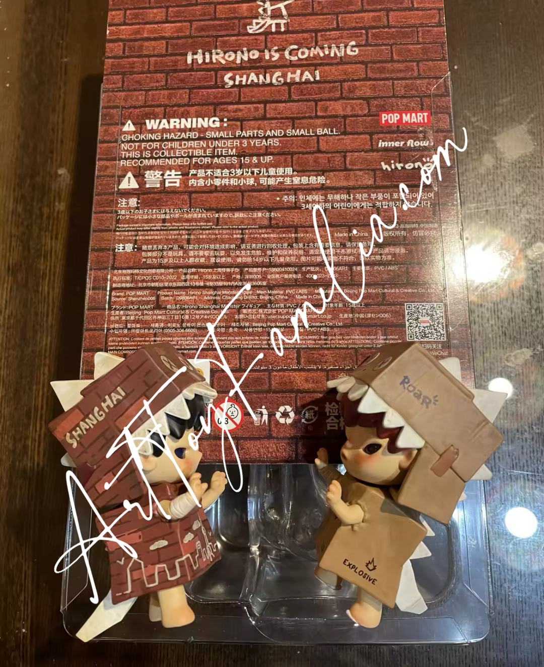 Hirono Shanghai (Regional Limited) Figurine - 上海限定吊卡