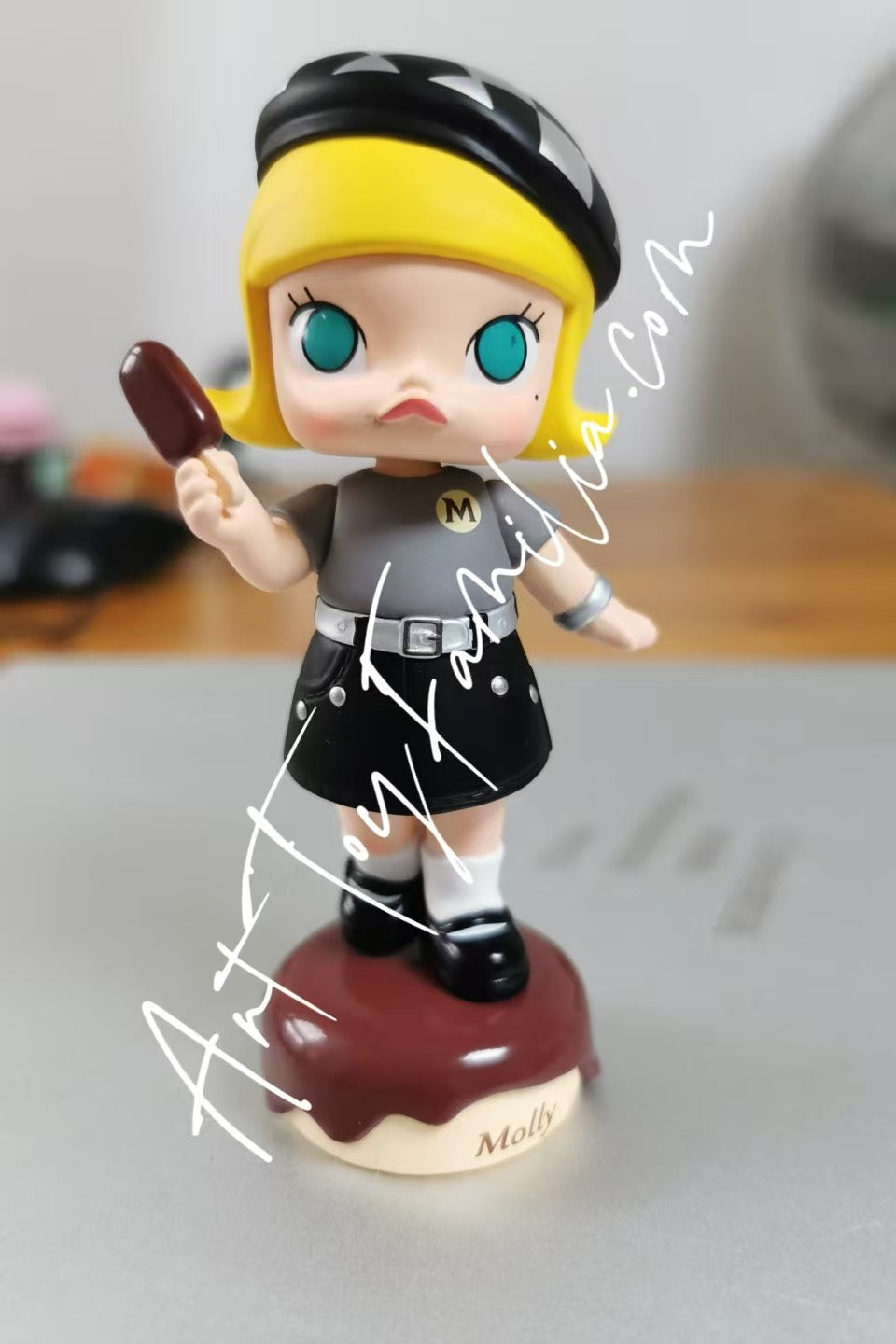 molly x magnum starlover figurine 泡泡玛特x梦龙 星夜盛会