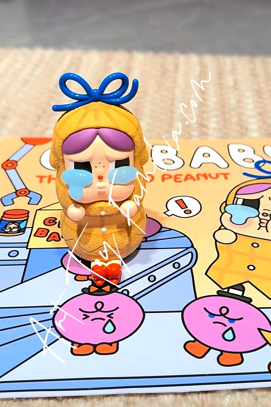 crybaby the cracked peanut figurine 破碎花生吊卡