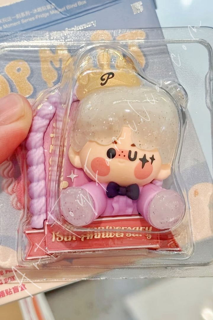 Popmart Celebrating The Moment Series Fridge Magnet -庆祝这一刻系列冰箱贴 Glimmering Invitation