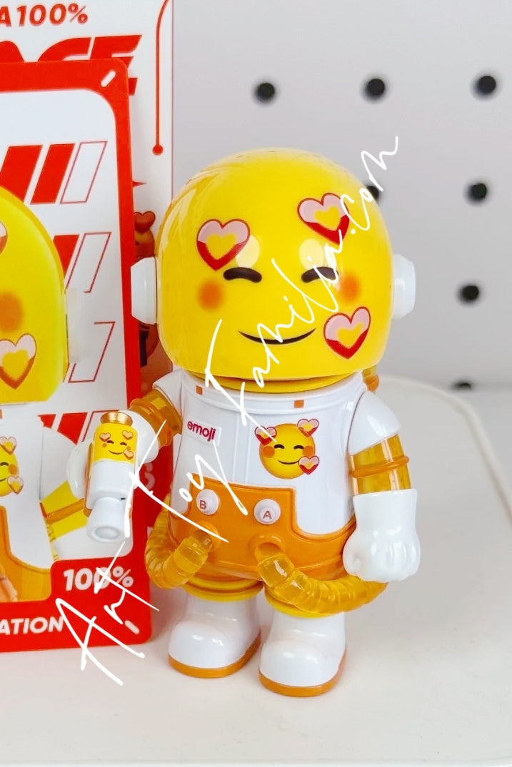 Popmart MEGA Space Molly 100% × emoji Series Admiration