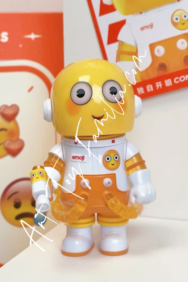 Popmart MEGA Space Molly 100% × emoji Series Confession