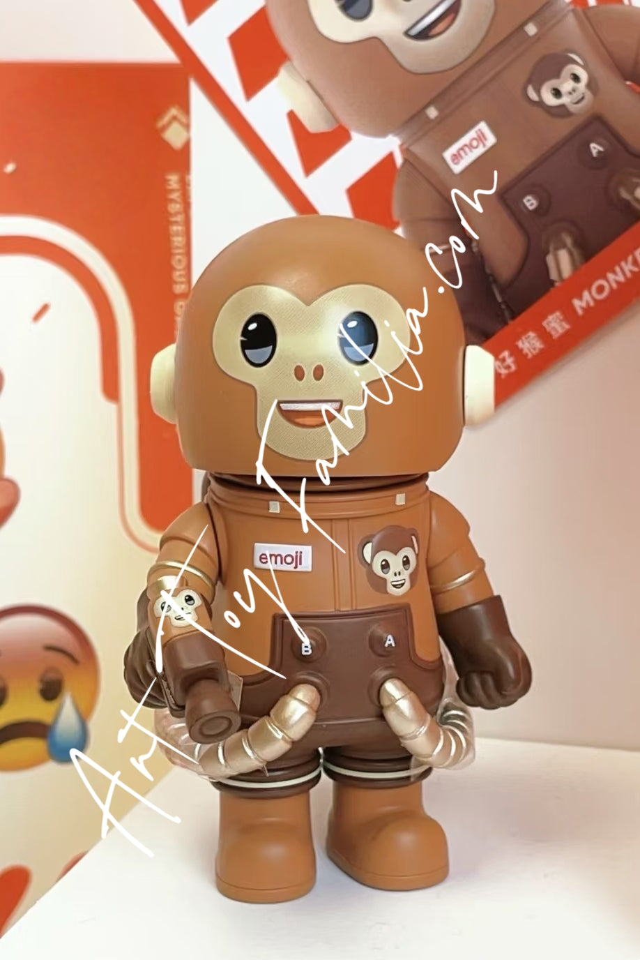 Popmart MEGA Space Molly 100% × emoji Series Monkey Business