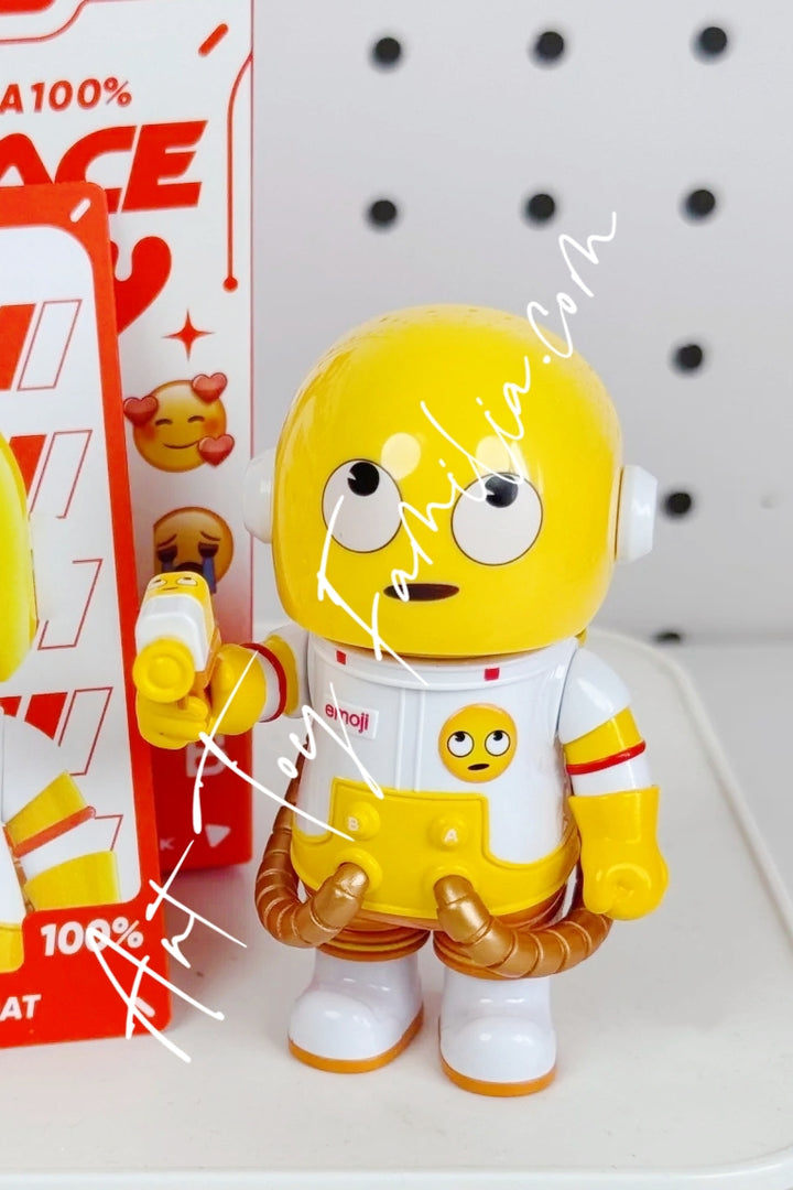 Popmart MEGA Space Molly 100% × emoji Series So What