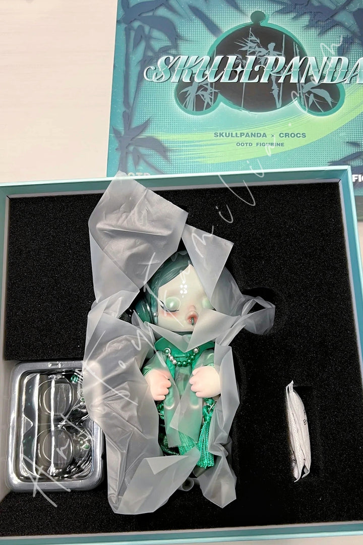 Popmart Skullpanda × Crocs OOTD Figurine