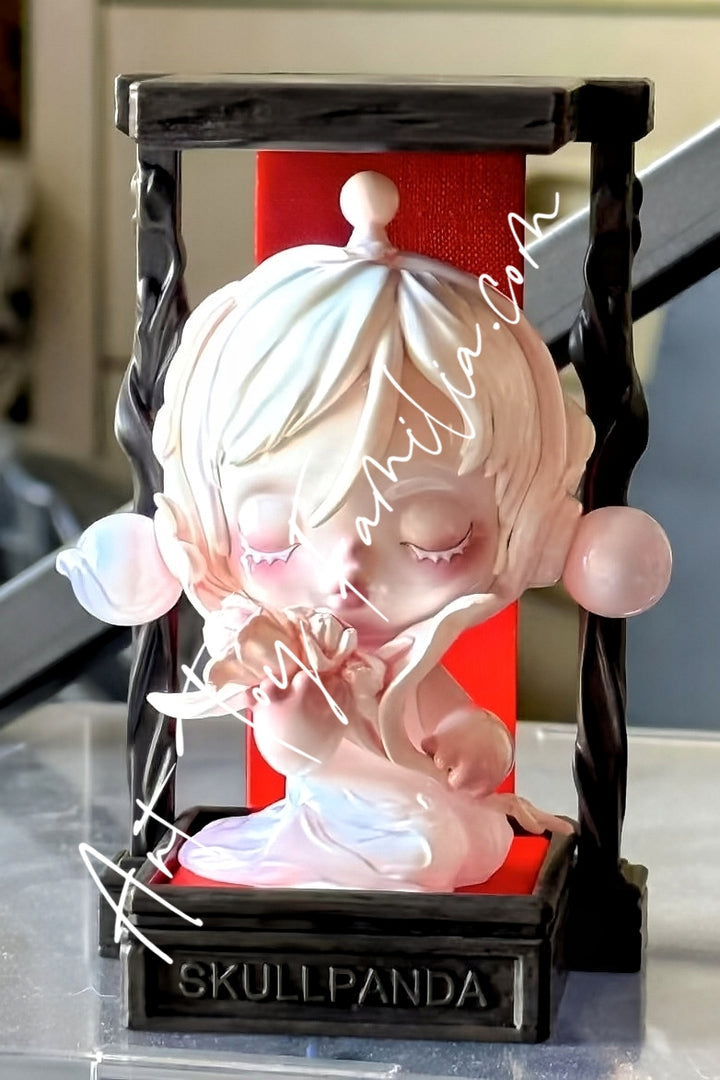 Popmart Skullpanda × Uniqlo A Tulip Invitation Figurine 2