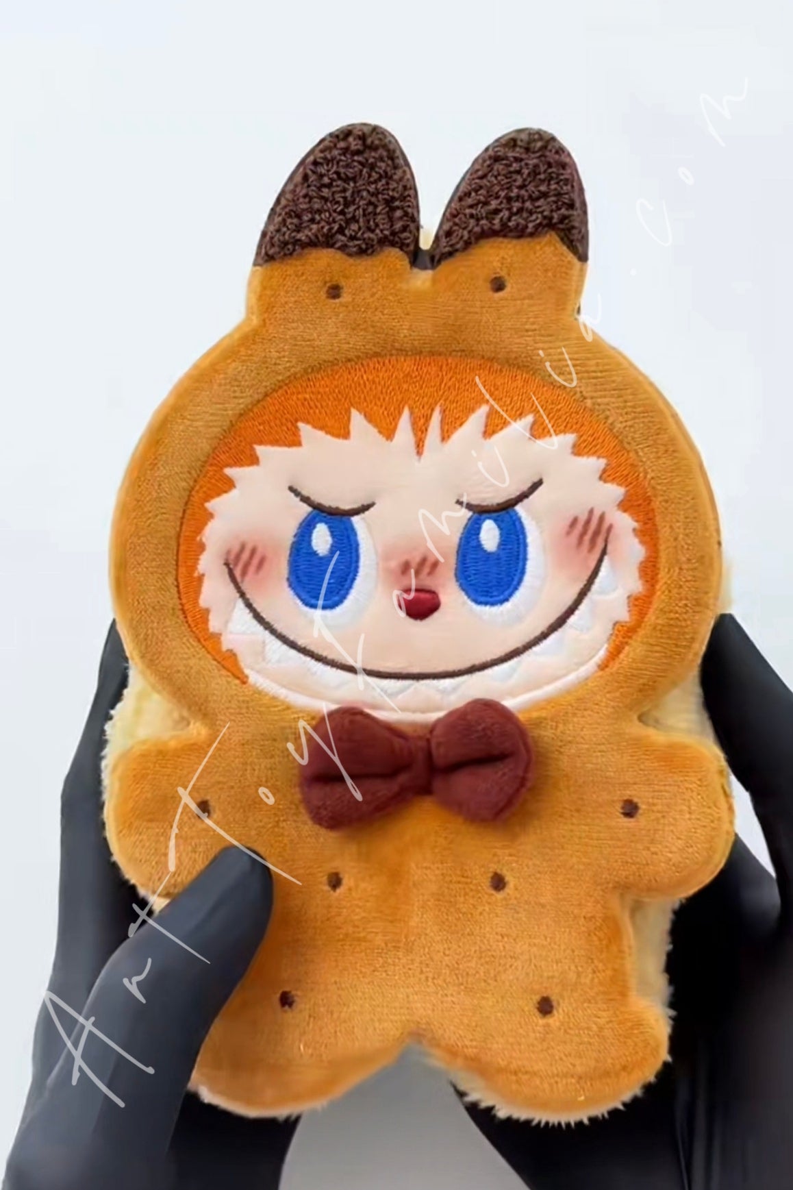 Spooky Bakehouse Series Labubu Cookie Mini Bag | POP MART – Art