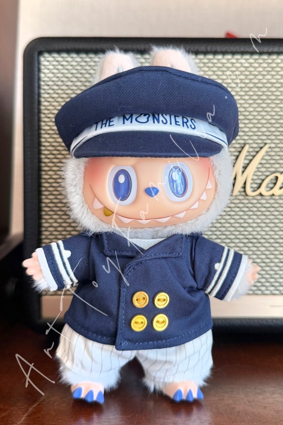 The Monsters De Vliegende Labubu Series Captain Vinyl Plush
