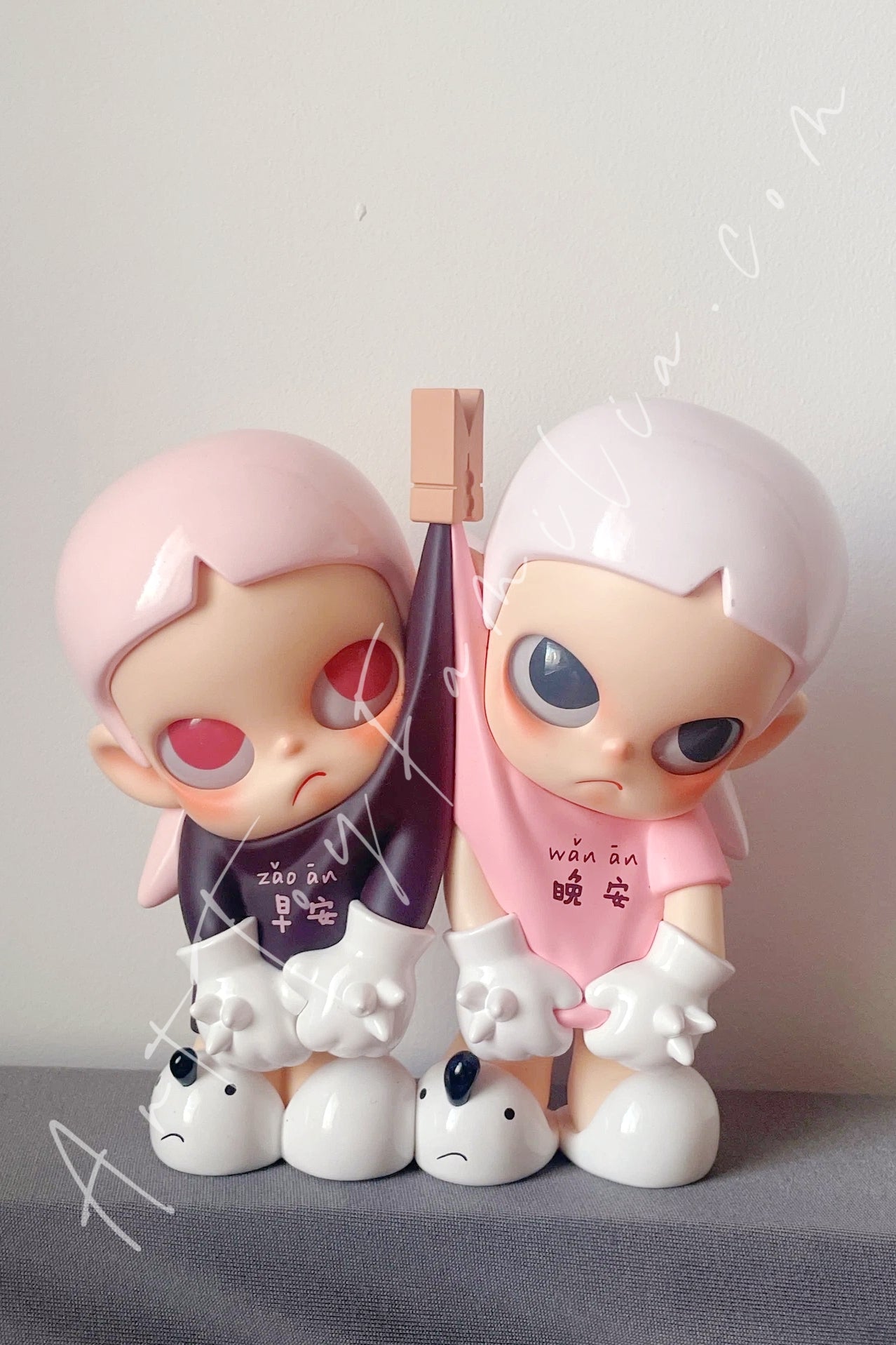 Zsiga Romantic Greetings Figure | POP MART – Art Toy Familia