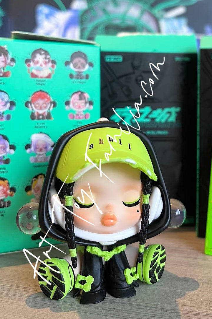 Skullpanda City Of Night Traveller