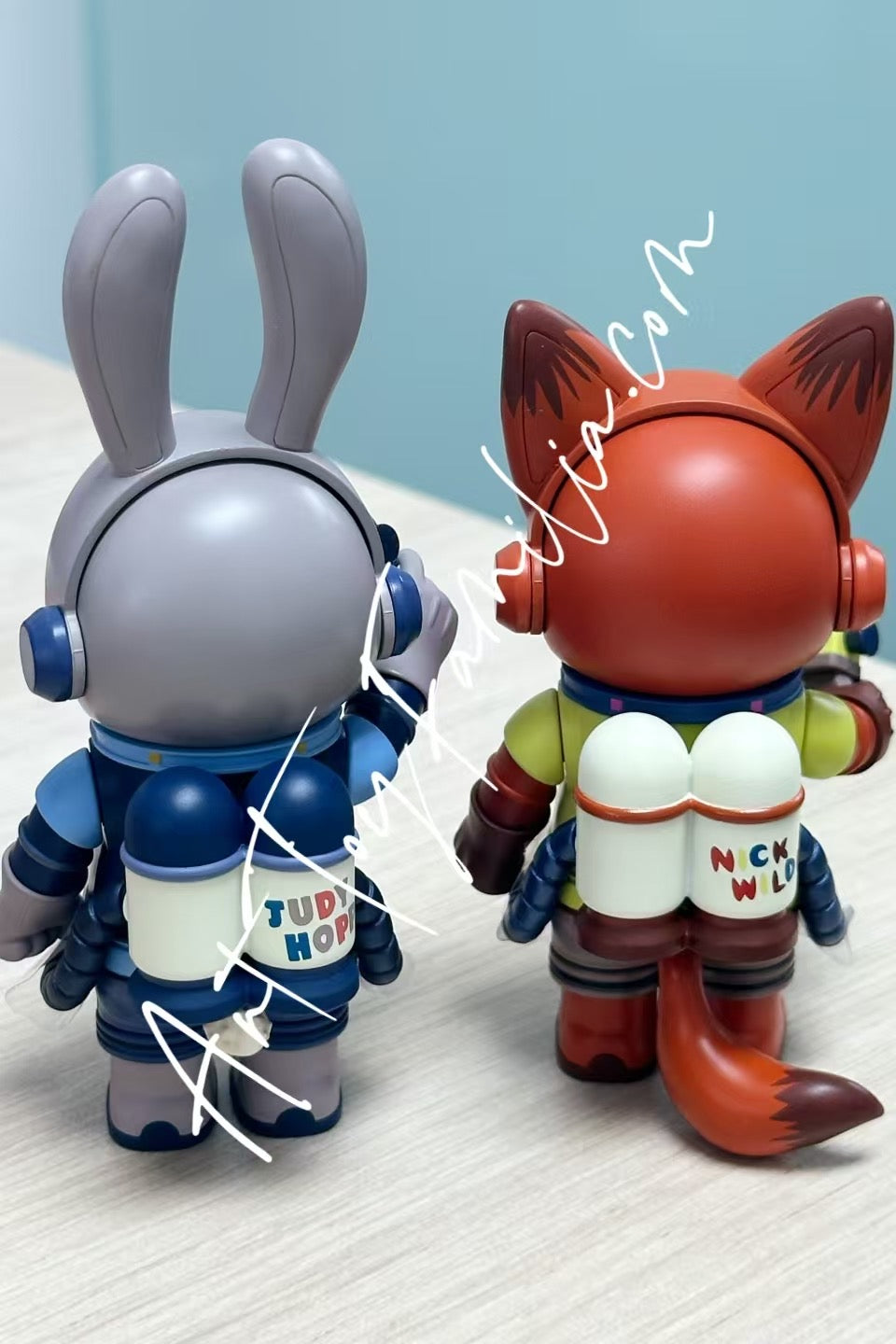 Molly Mega Space 100% Zootopia Figurine - 疯狂动物城吊卡