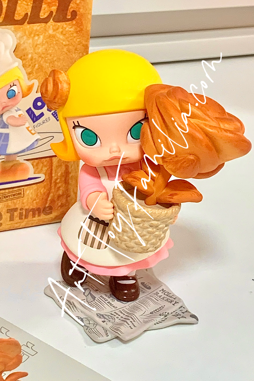 pop mart molly carb lover series Baker or Gardener - 面包花匠