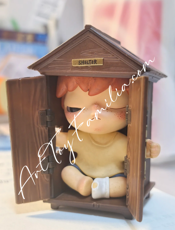 popmart hirono shelter mantel clock