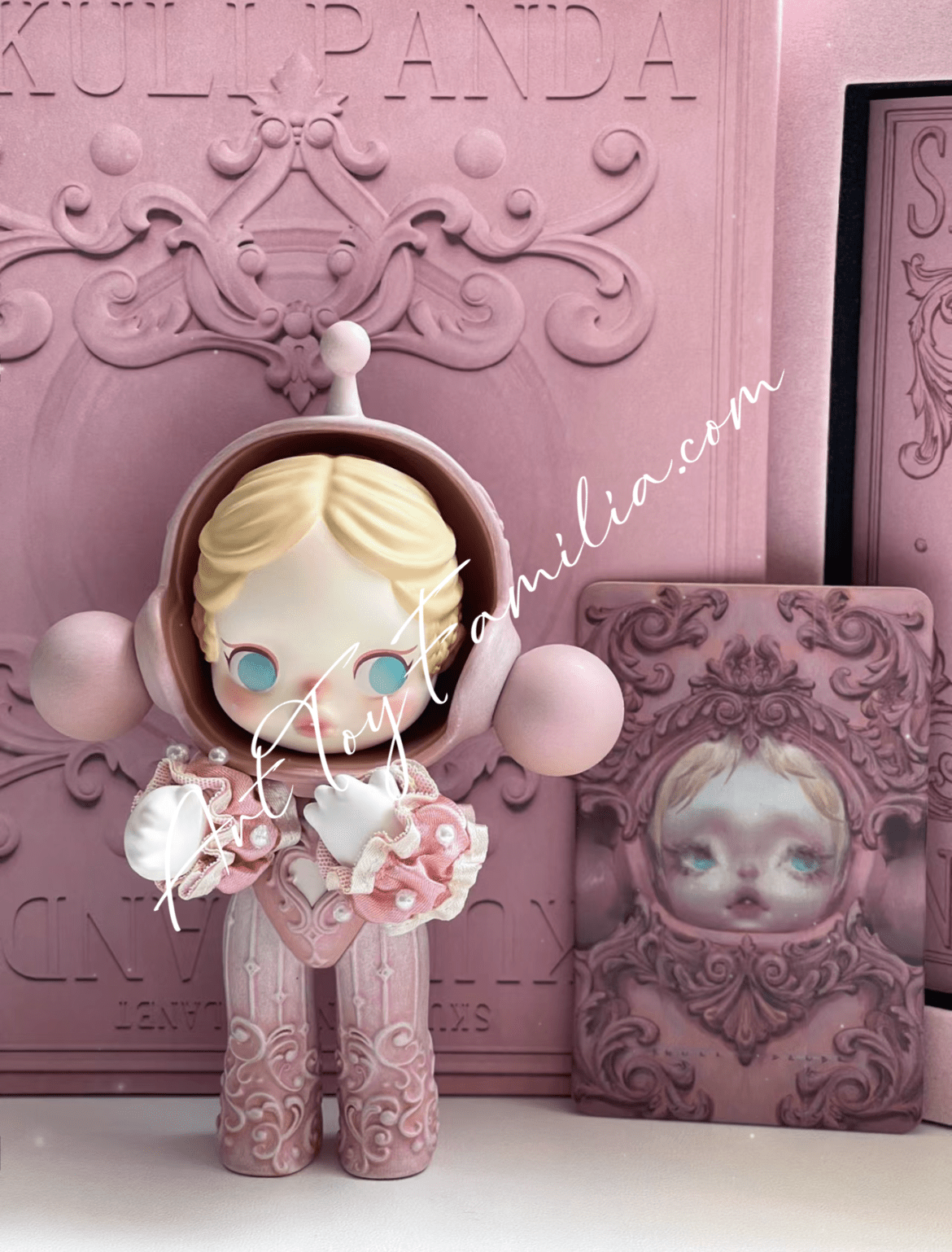 POP MART Skullpanda Baby Pink – Art Toy Familia POP MART Skullpanda Baby Pink – Art Toy Familia