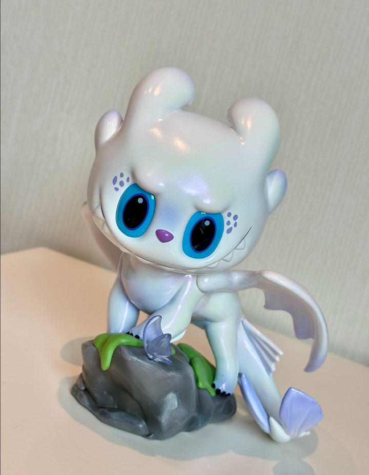 the monsters how to train your dragons White (secret)   隐藏款 光煞