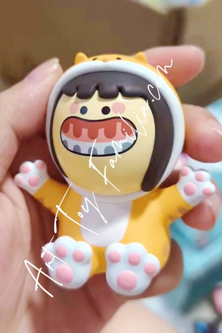 POP MART Gummy Grumpy Cat figurine
