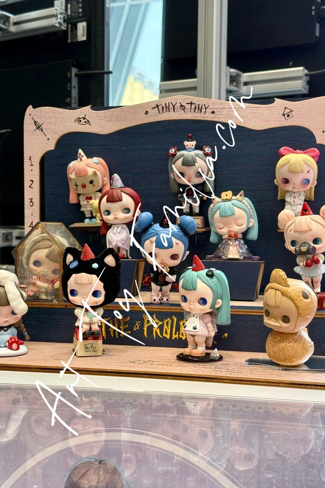 TinyTiny - Art Toy Familia