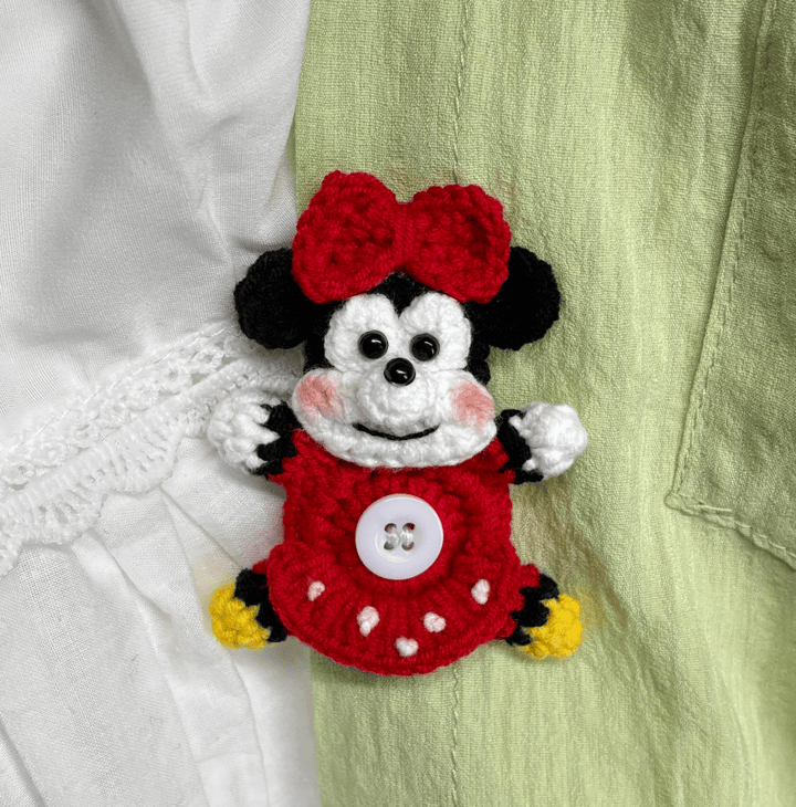 Art Toy Familia - Handmade Crochet Disney Character Button Covers, C001 Minnie