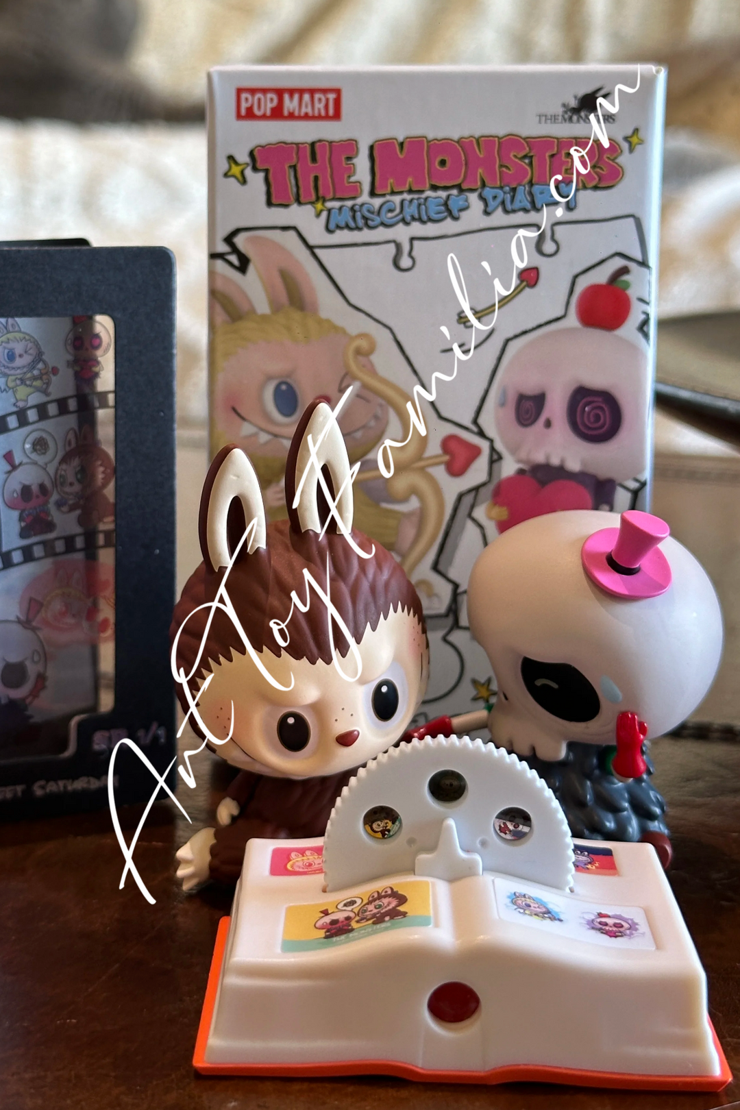 the monsters secret vault labubu隐藏款系列 Sweet Saturday   甜蜜星期六(from Mischief Diary series顽皮日记)