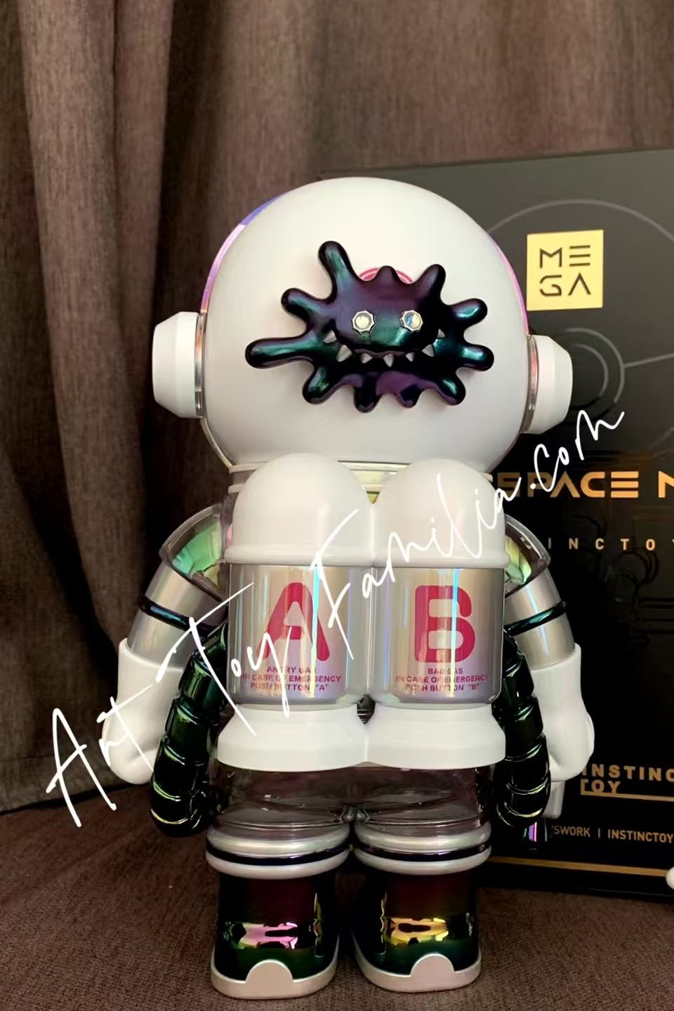 400% MEGA Space Molly 400% Instinctoy | POP MART – Art Toy Familia