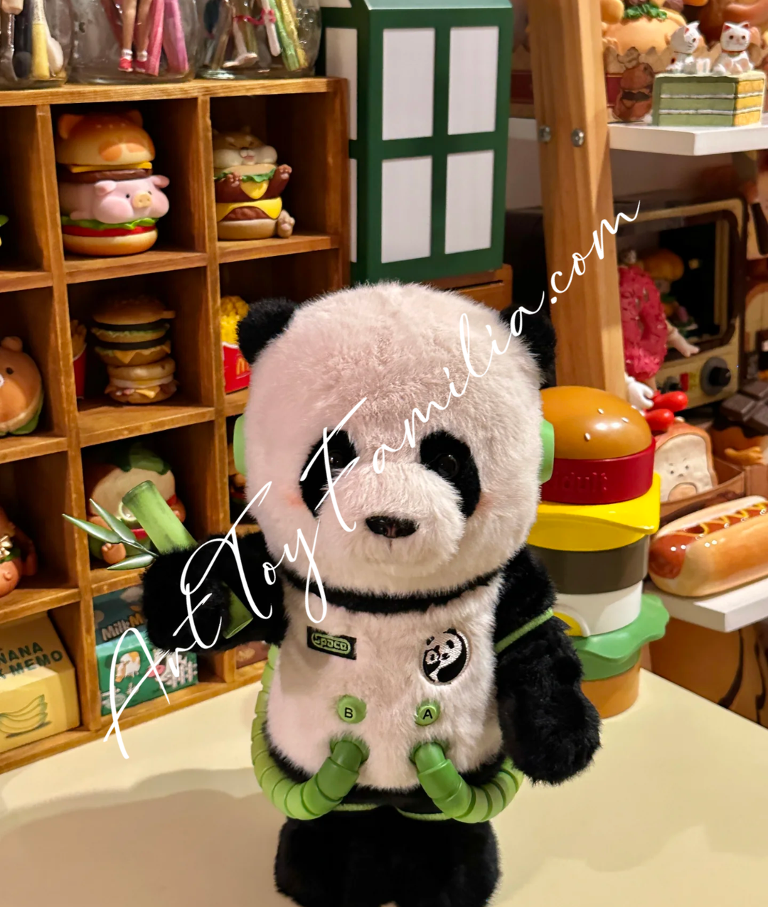 400_MEGA_Space_Molly_400_Panda_Real-life_Photo_With_The_Head_Cover_On