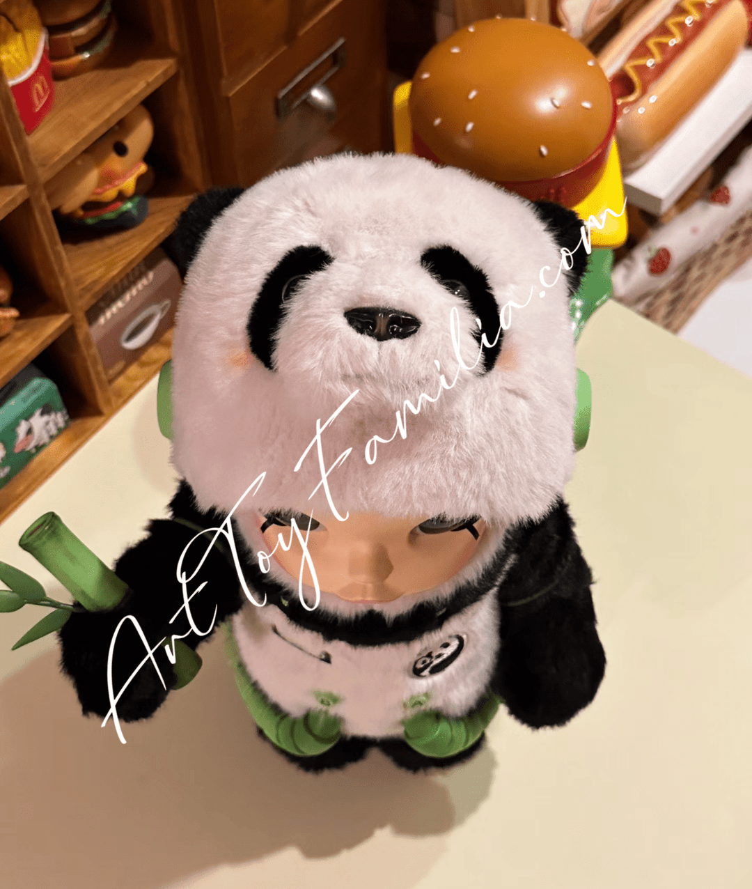 400% MEGA Space Molly 400% Panda | POP MART – Art Toy Familia