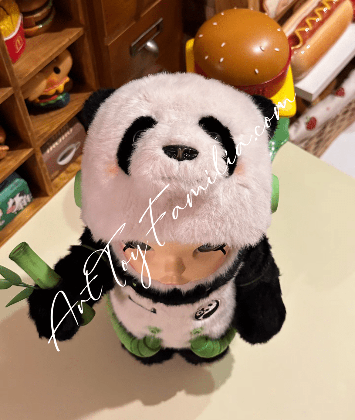 400% MEGA Space Molly 400% Panda | POP MART – Art Toy Familia