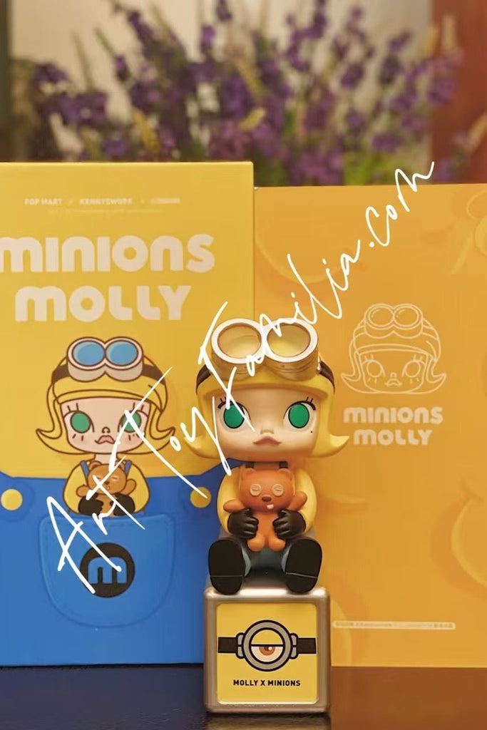 POP MART Molly Minions Figurine – Art Toy Familia