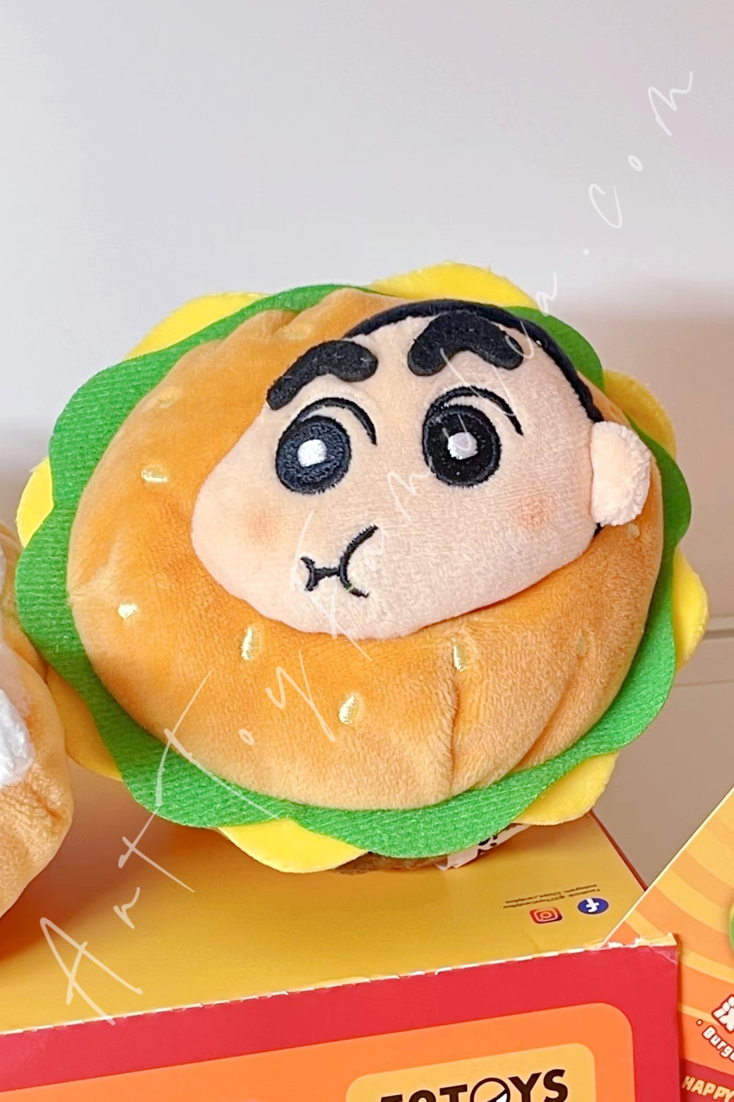52Toys Crayon Shinchan Happy Bucket Series Burger Bun