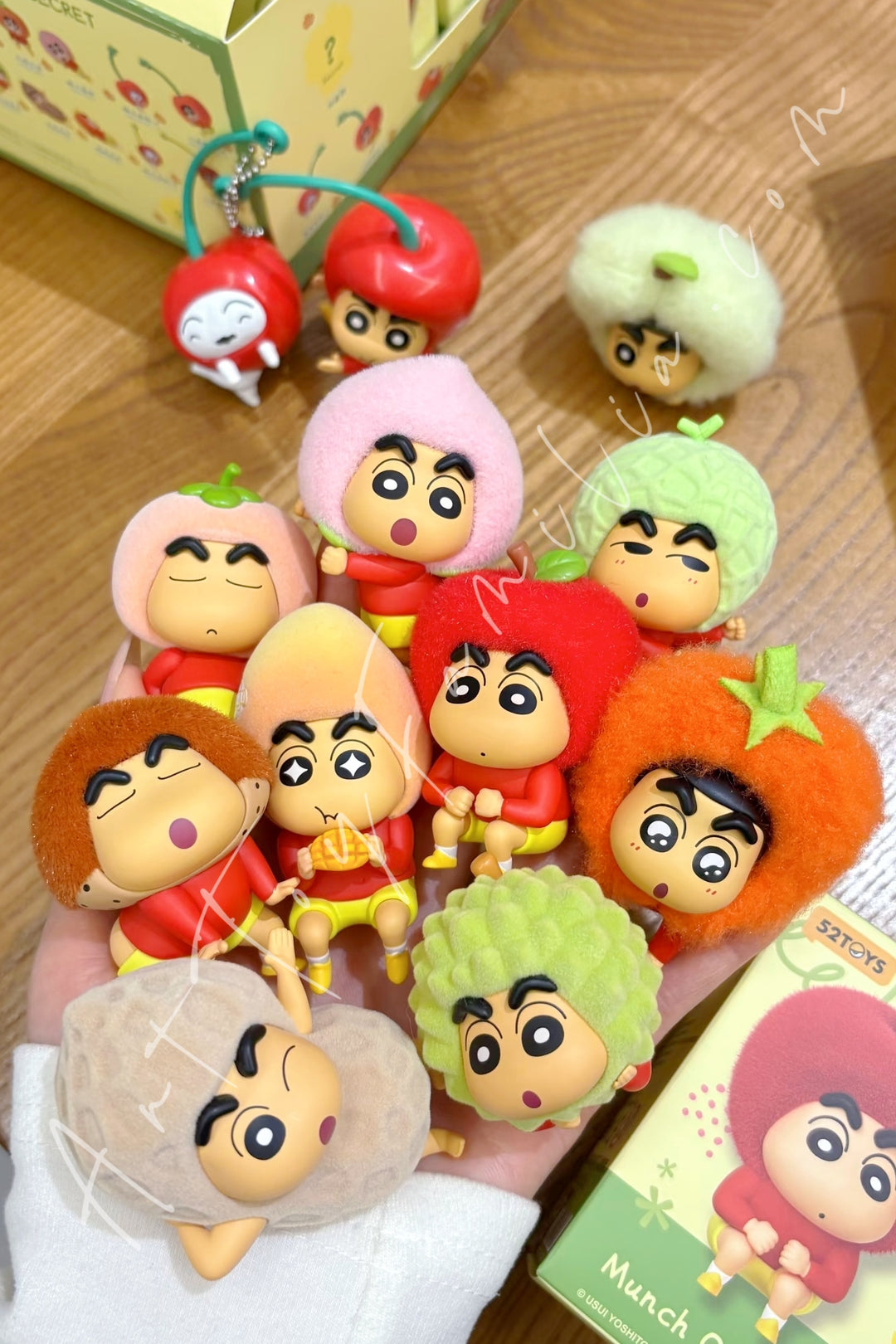 52Toys Crayon Shinchan Munch On Fruit Series 14 Confirmed Figures