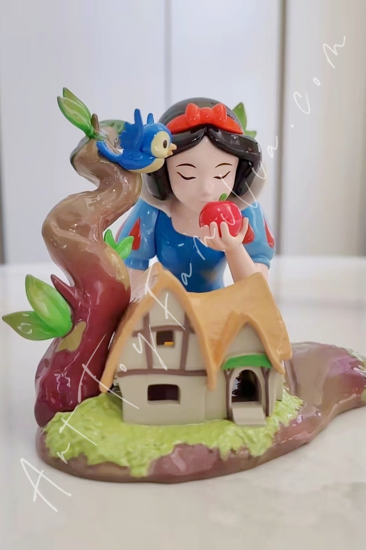 52Toys Disney Princess Art Film Series 2 Snow White (Secret)