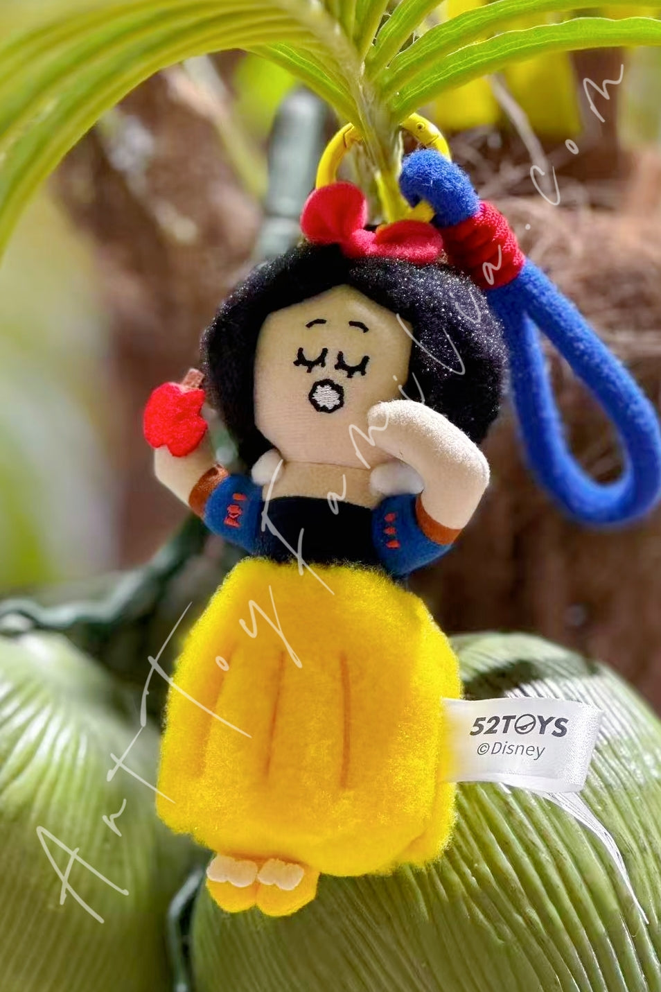 52Toys Disney Princess On The Run Series Plush Keychain Snow White