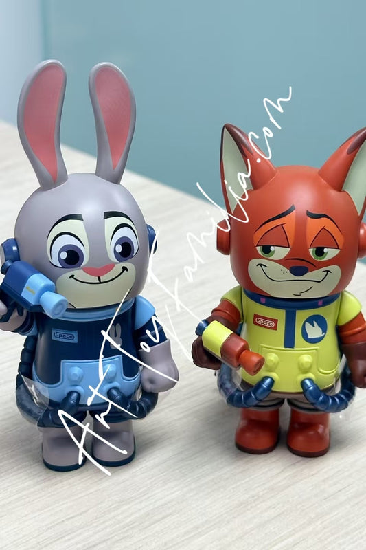 Molly Mega Space 100% Zootopia Figurine - 疯狂动物城吊卡