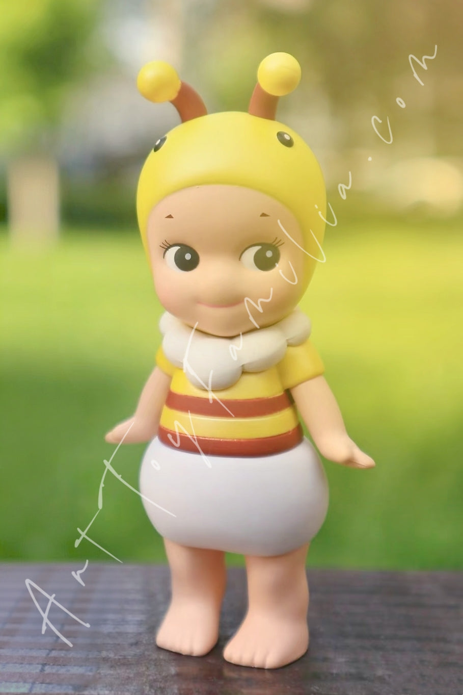 Dreams Sonny Angel Bug's World Series Bee(Secre)