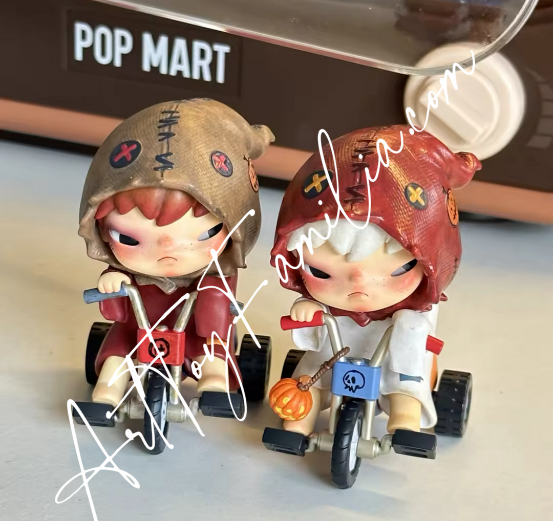 hirono halloween figurines 小野万圣节吊卡 White hair   万圣节吊卡(白色头发)