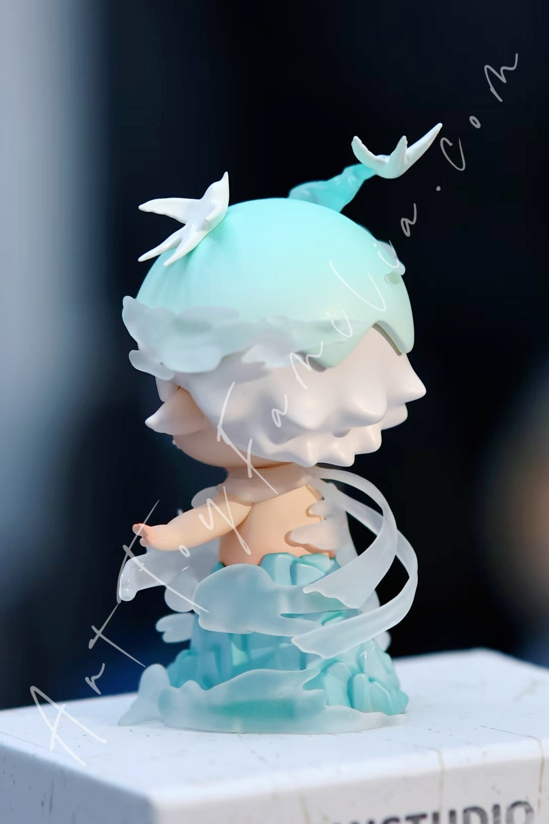 Heyone Mimi Bird in the Mist Figure
