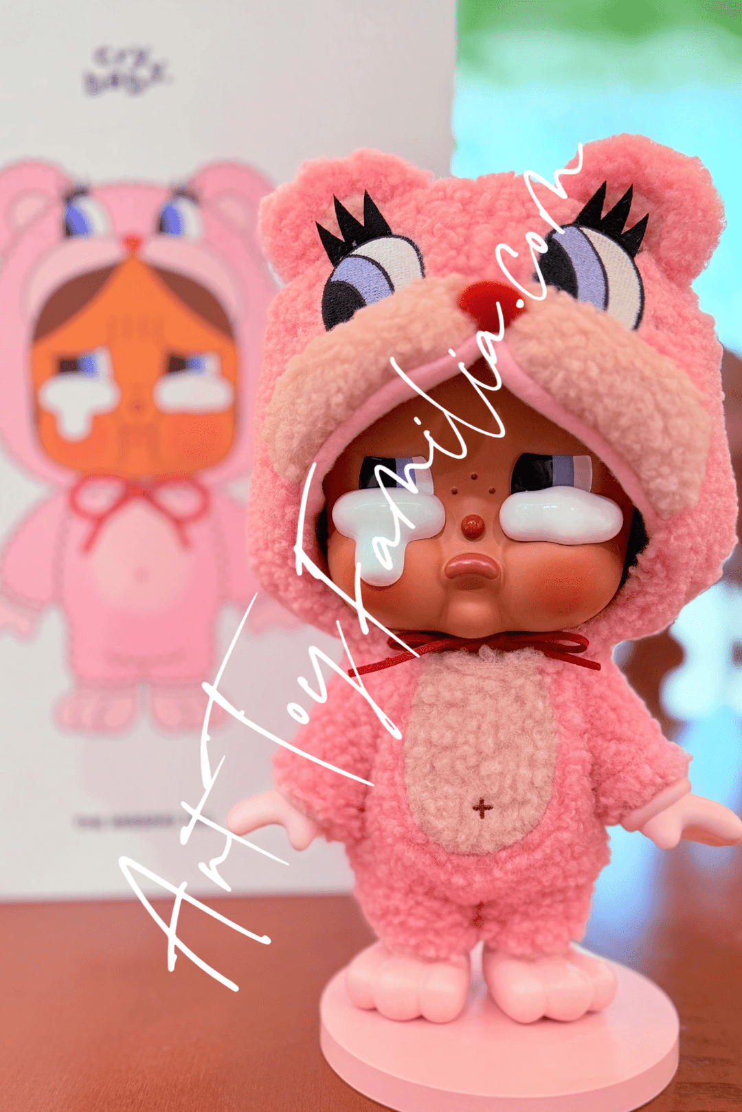 POP MART Mega Crybaby 400% Missing Tail – Art Toy Familia POP MART Mega Crybaby 400% Missing Tail – Art Toy Familia