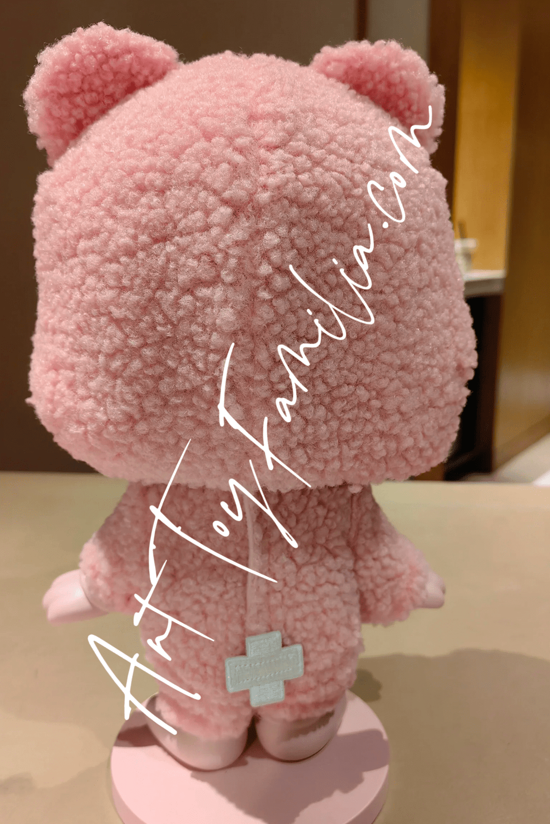 POP MART Mega Crybaby 400% Missing Tail – Art Toy Familia POP MART Mega Crybaby 400% Missing Tail – Art Toy Familia