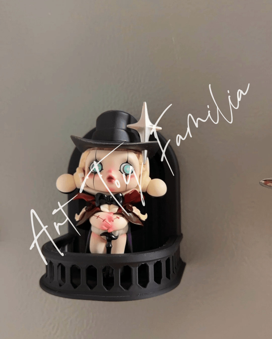 Art Toy Familia - Doll Balcony Fridge Magnet Blindbox Display - 144