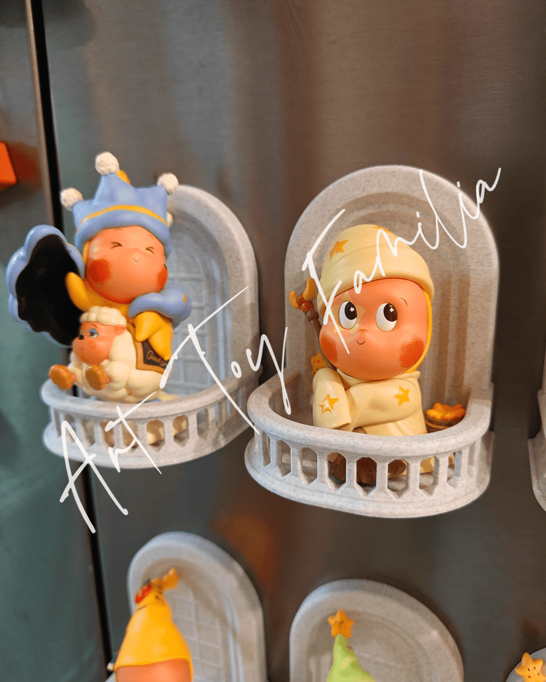Art Toy Familia - Doll Balcony Fridge Magnet Blindbox Display - 144
