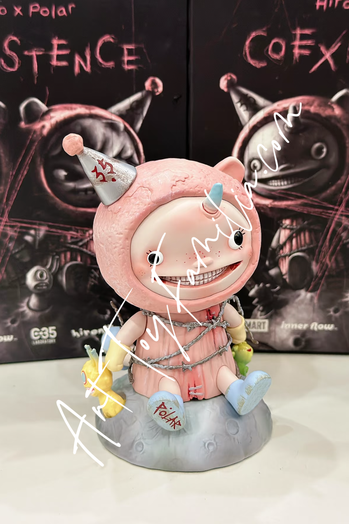 Hirono x Polar Coexistence Figurine