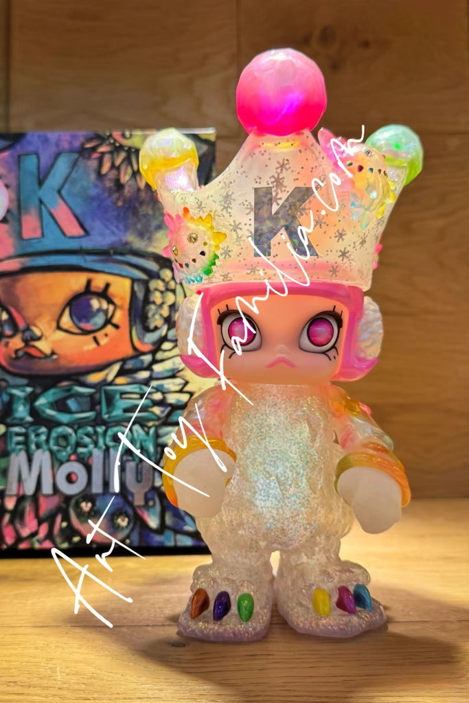 INSTINCTOY MOLLY ICE EROSION PRISMA ソフビ Ice Erosion Molly-Prisma - 冰茉莉-棱镜配色 – Art Toy Familia