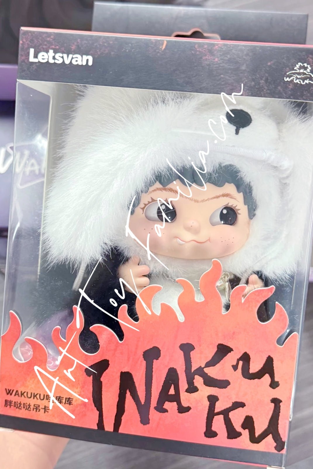 Wakuku Pandada Plush | LETSVAN – Art Toy Familia