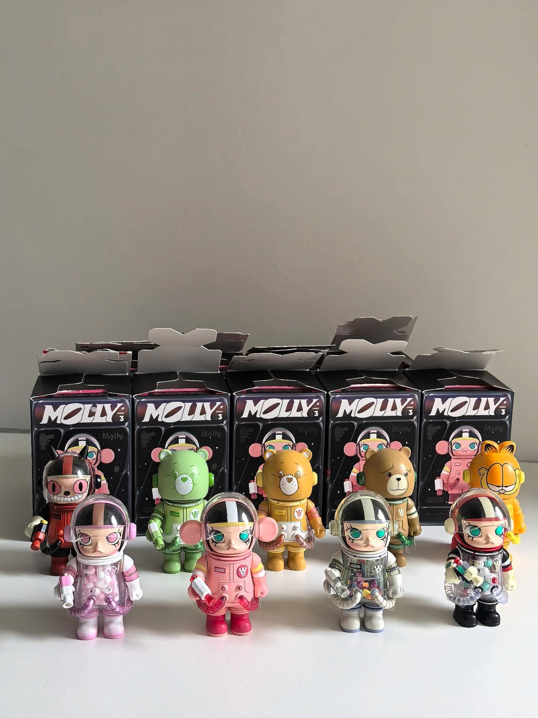 POP-MART-mega-space-molly-100-series-3