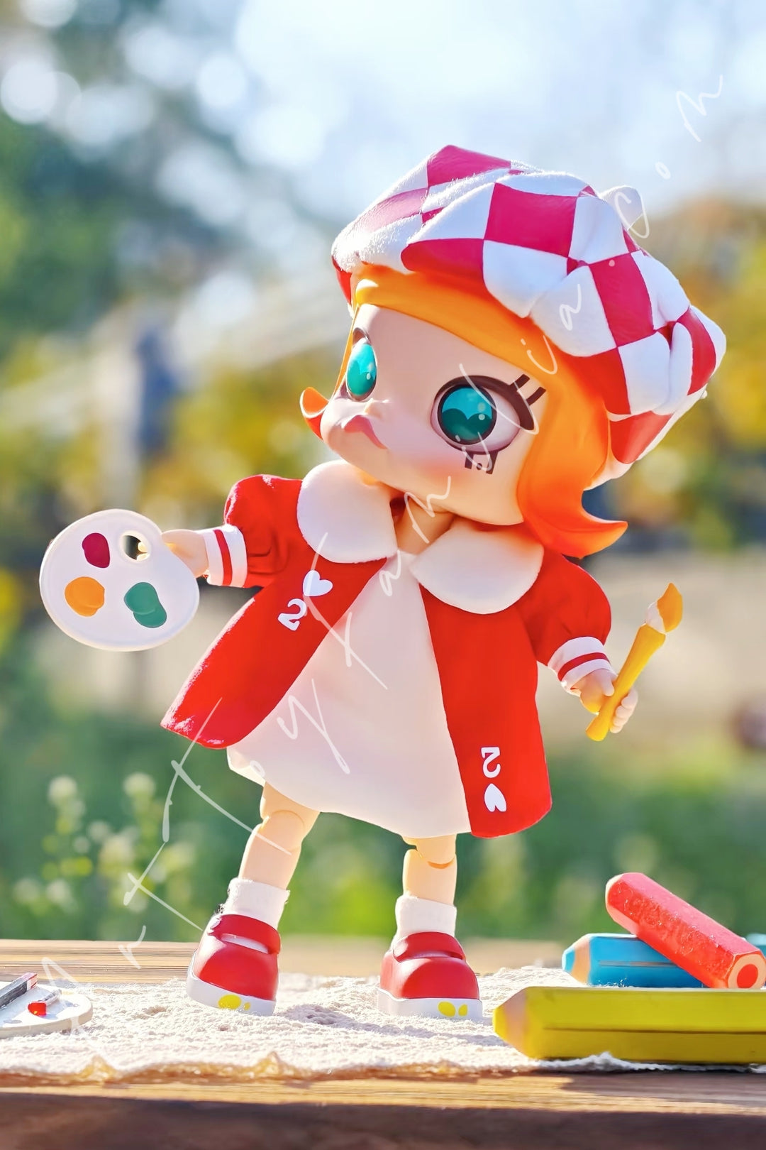 POP MART - Molly 20th Anniversary Series 1/8 Action Figure Red - Roofed Cottage