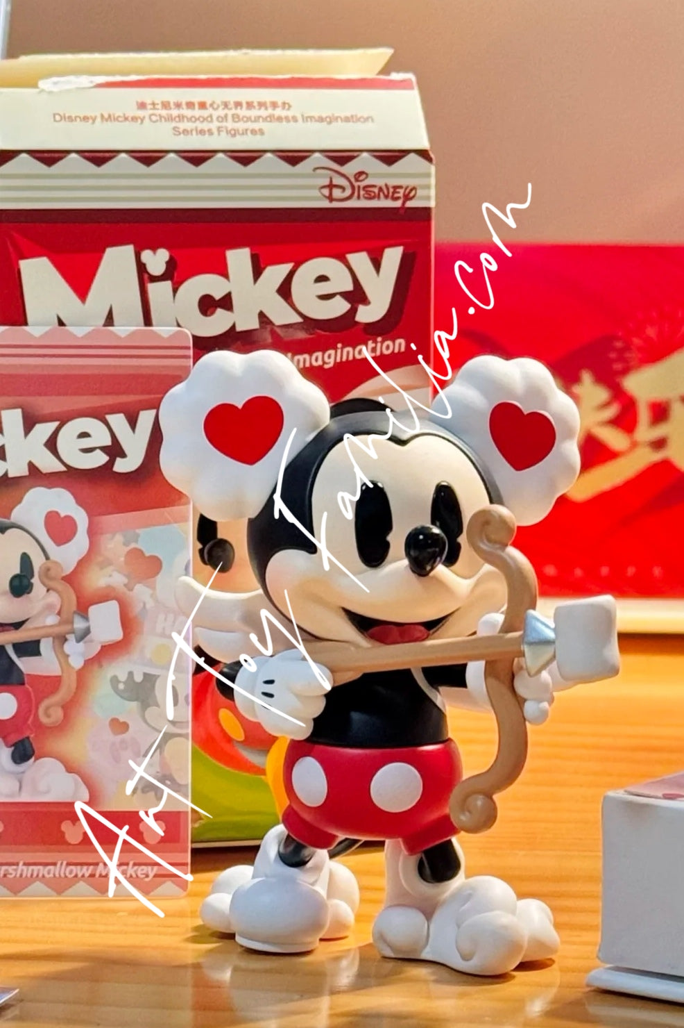 disney mickey childlike heart without boundaries series 迪士尼米奇童心无界系列 Rainbow Hard Candy Mickey   彩虹硬糖米奇