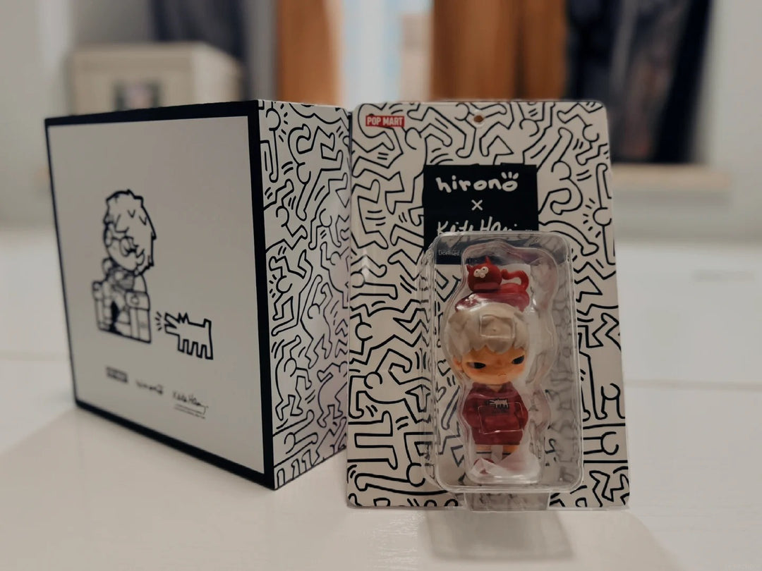 POP-MART-hirono-keith-haring-figurine