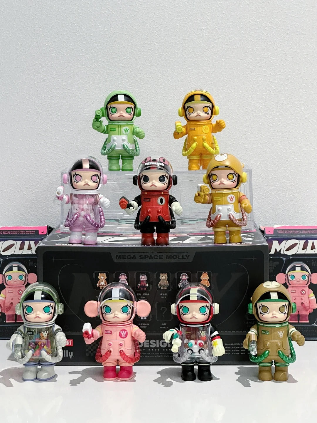 POP-MART-mega-space-molly-100-series-3
