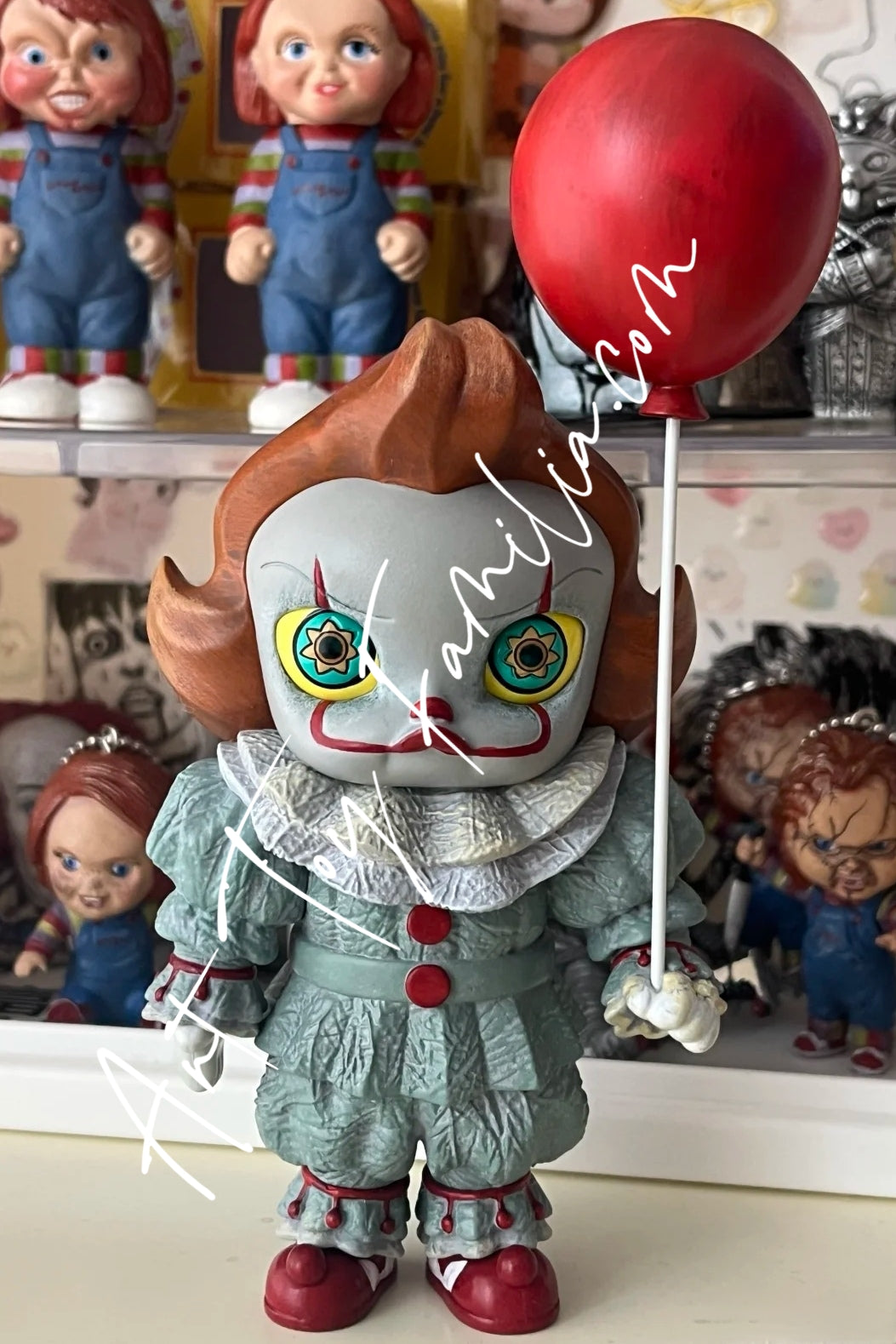 POPMART molly it figurine 小丑回魂吊卡 