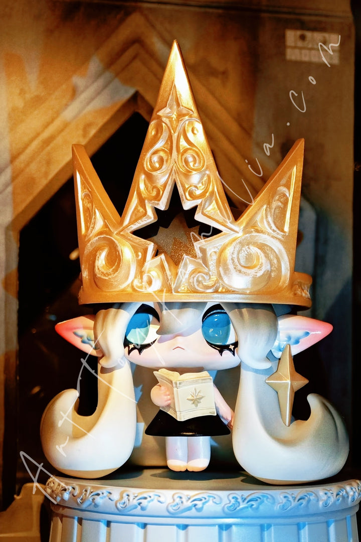 Popmart 1001Moons Moona Guardian Of Stars Figurine